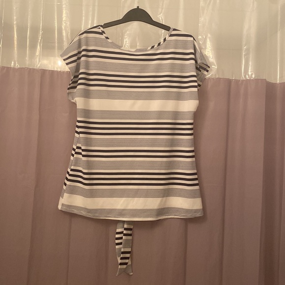 Women’s Brody Myles Blouse Top - Picture 2 of 4